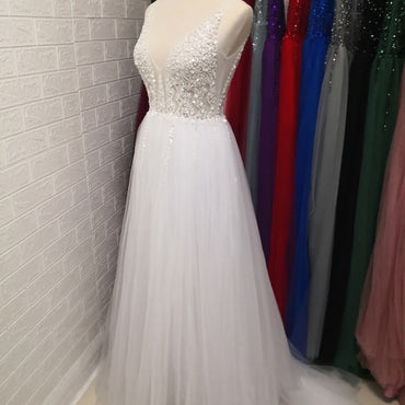 Beading Prom Dresses Long 2021 V Neck Light Gray High Split Tulle Sweep Train Sleeveless Evening Gown A-Line Backless Vestido De